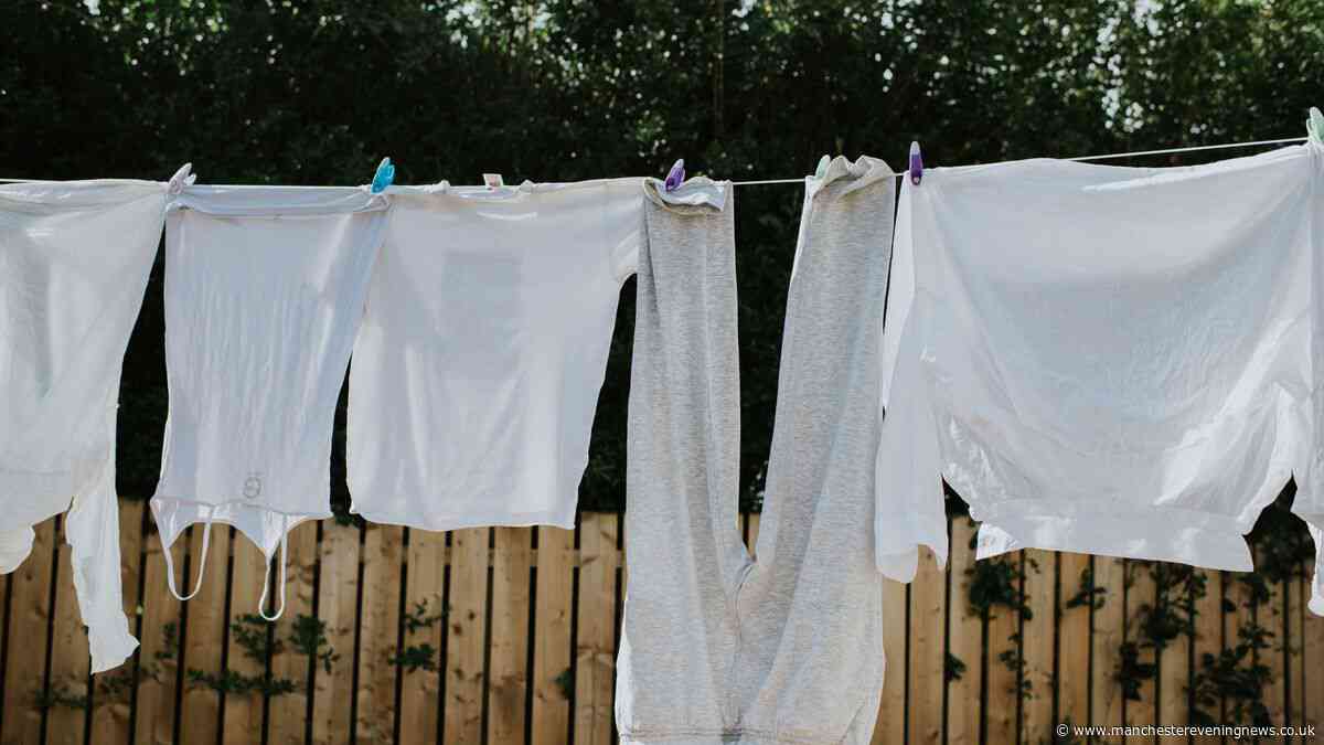 Warning to anyone drying clothes outside this weekend amid Met Office 'high' alert