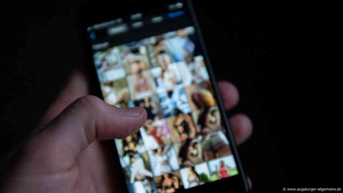 „Dein Gesicht ist auch zu sehen“: Mann aus Augsburg erpresst junge Frau mit Sex-Fotos