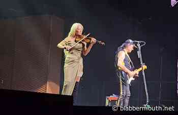 Watch: SCORPIONS Joined On Stage By Finnish Crossover Classical Concert Violinist LINDA LAMPENIUS