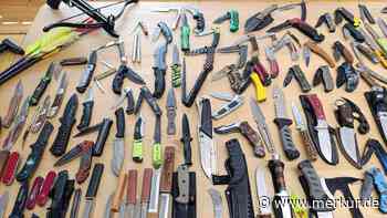 Wohnungsdurchsuchung in Oberbayern: Polizei findet Drogen und zahlreiche Waffen – Mann in Untersuchungshaft