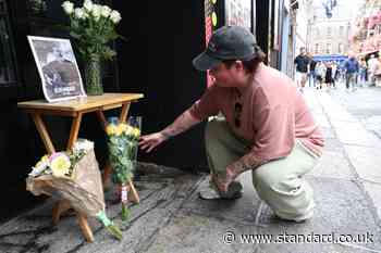Tearful fans queue up in Dublin to express condolences over Glen Hansard’s death