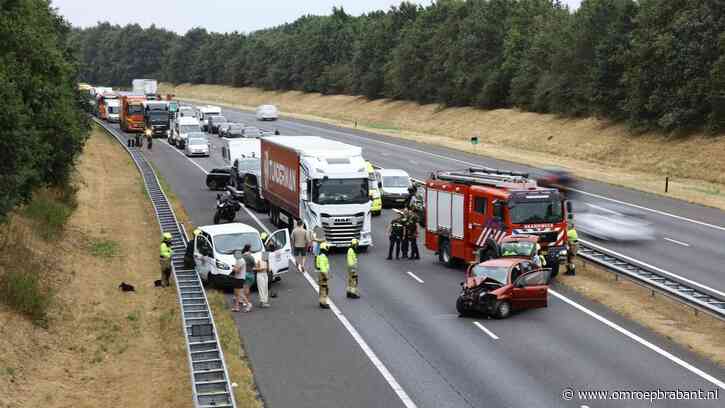 Ongeluk met twee voertuigen op A73 bij Sambeek, traumahelikopter opgeroepen