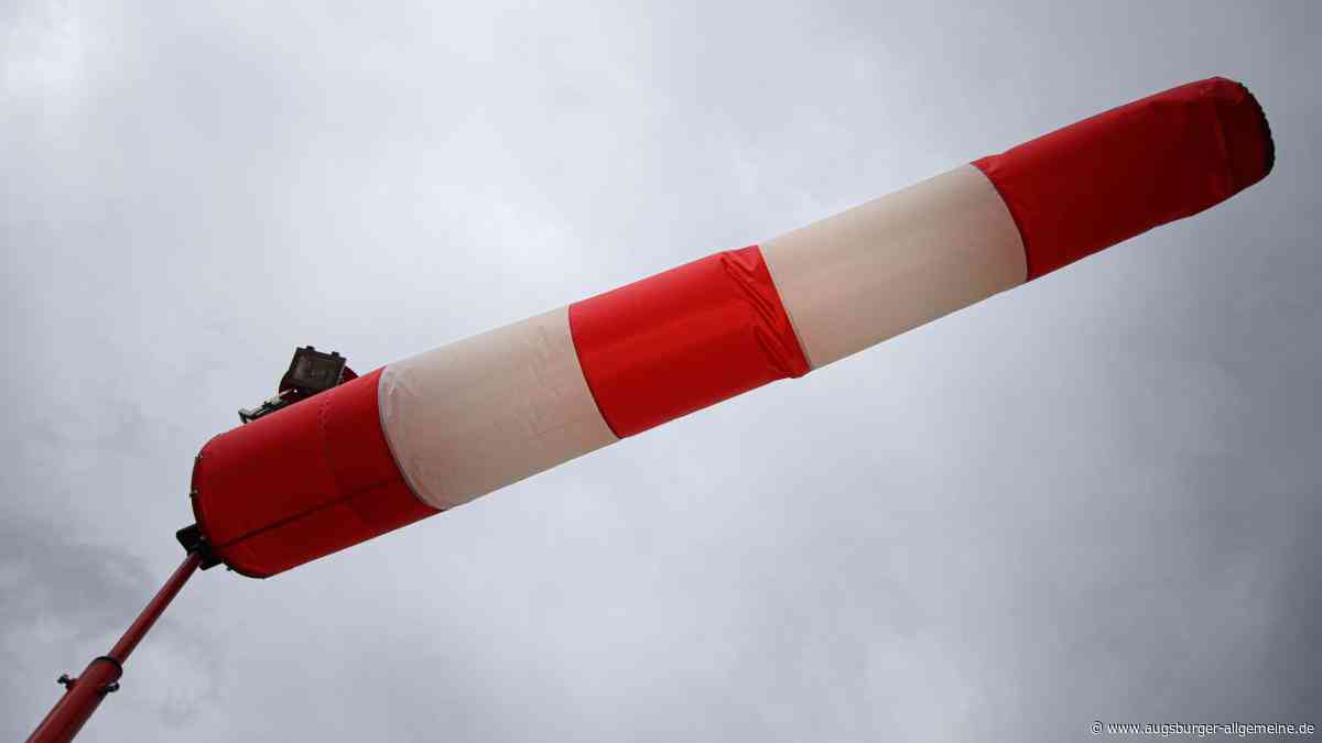 DWD warnt vor heftigen Sturmböen in Bayern: Diese Landkreise sind betroffen