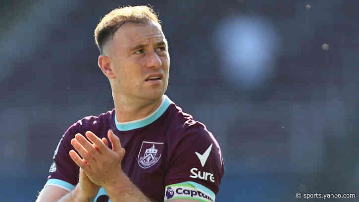 Veteran striker Barnes extends Burnley contract