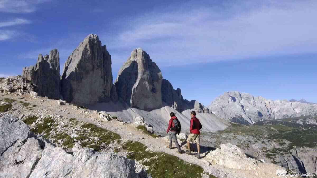 Massentourismus in den Alpen: Hunderte Meter Schlange an den Drei Zinnen
