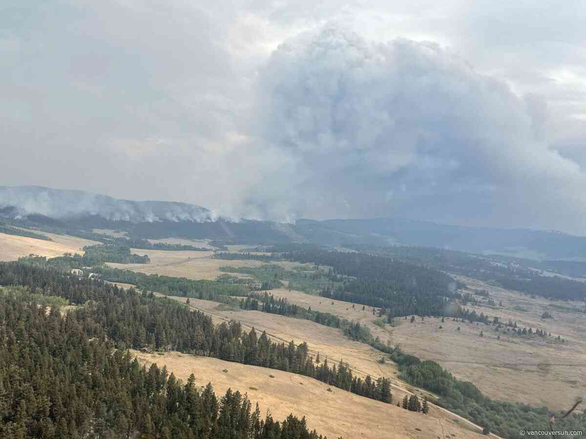 B.C. wildfires: Firefighters say obey evacuation orders, while hot and windy weather forecast