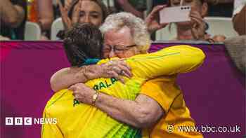 Australian swimmer celebrated gold with 'no words - just a hug from my Scottish gran'