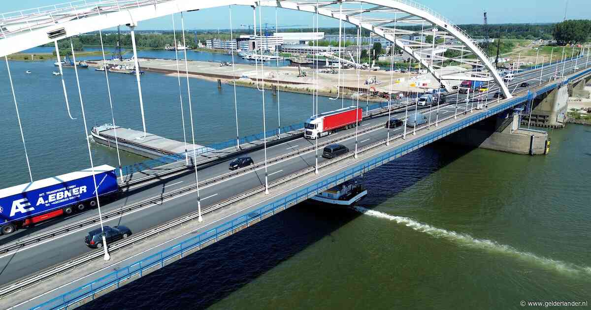 Alleen Nederlandse chauffeurs krijgen boete als ze over Merwedebrug rijden: ‘Pure concurrentievervalsing’