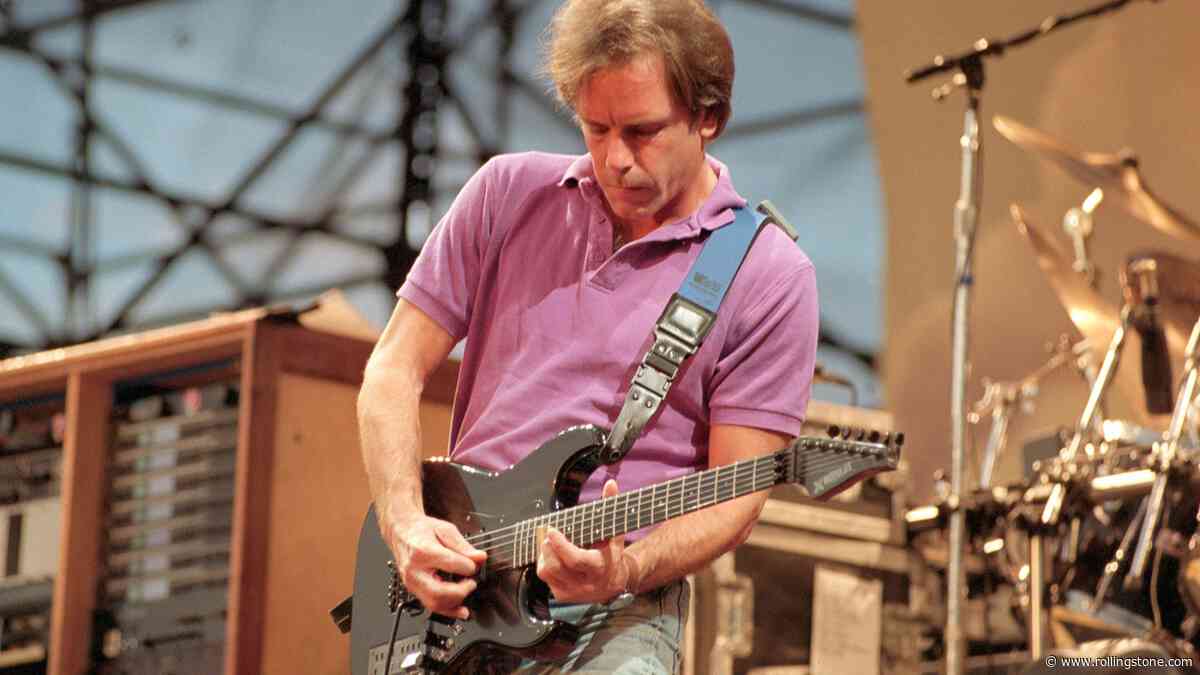 Watch the Grateful Dead Tear Through ‘Brown-Eyed Women’ in 1991