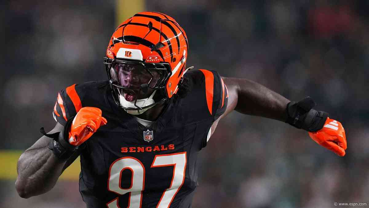 Source: Cincy's Stewart has hyperextended knee