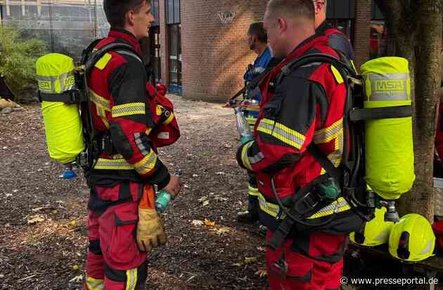 FW-PI: Quickborn (PI): Feuerwehr löscht Brand im Dachbereich - Flachdachanbau in Brand geraten