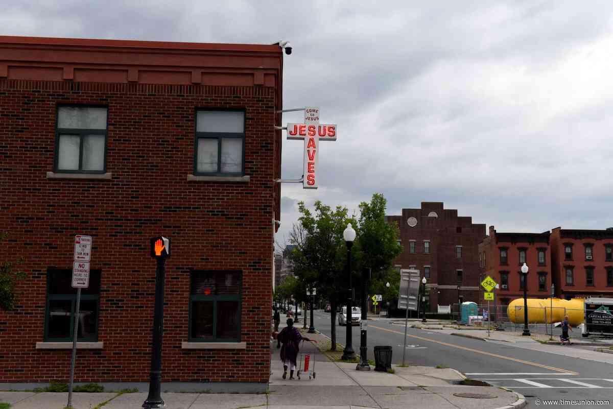 Albany Rescue Mission removes man who shared petition for improvements