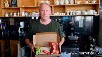 Reform council chief threatens to report café owner who fed kids for free to police