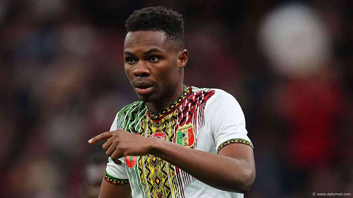 Mamadou Sangare travelling to UK for medical as Brentford close in on £41m deal for midfielder after Jordan Henderson's exit