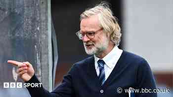 Pressley signs new Dundee deal but warns of pain ahead
