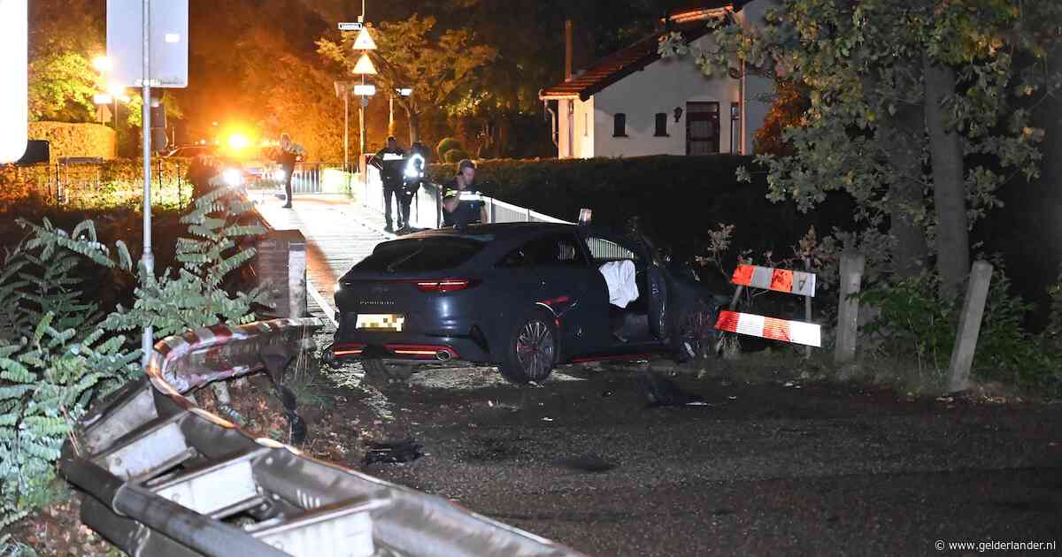 Politieauto rijdt 159 kilometer per uur op de Heumensebaan: hoe snel mag je eigenlijk bij spoed?