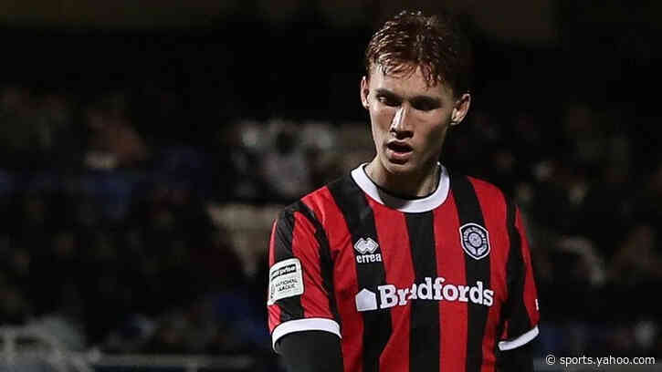 Gateshead sign ex-Yeovil Town defender Ferguson