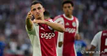Ajax dankzij hattrick van Gloukh simpel verder na opnieuw zorgeloze avond tegen Vojvodina