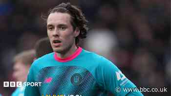 Walsall make 10th signing as winger Smith arrives