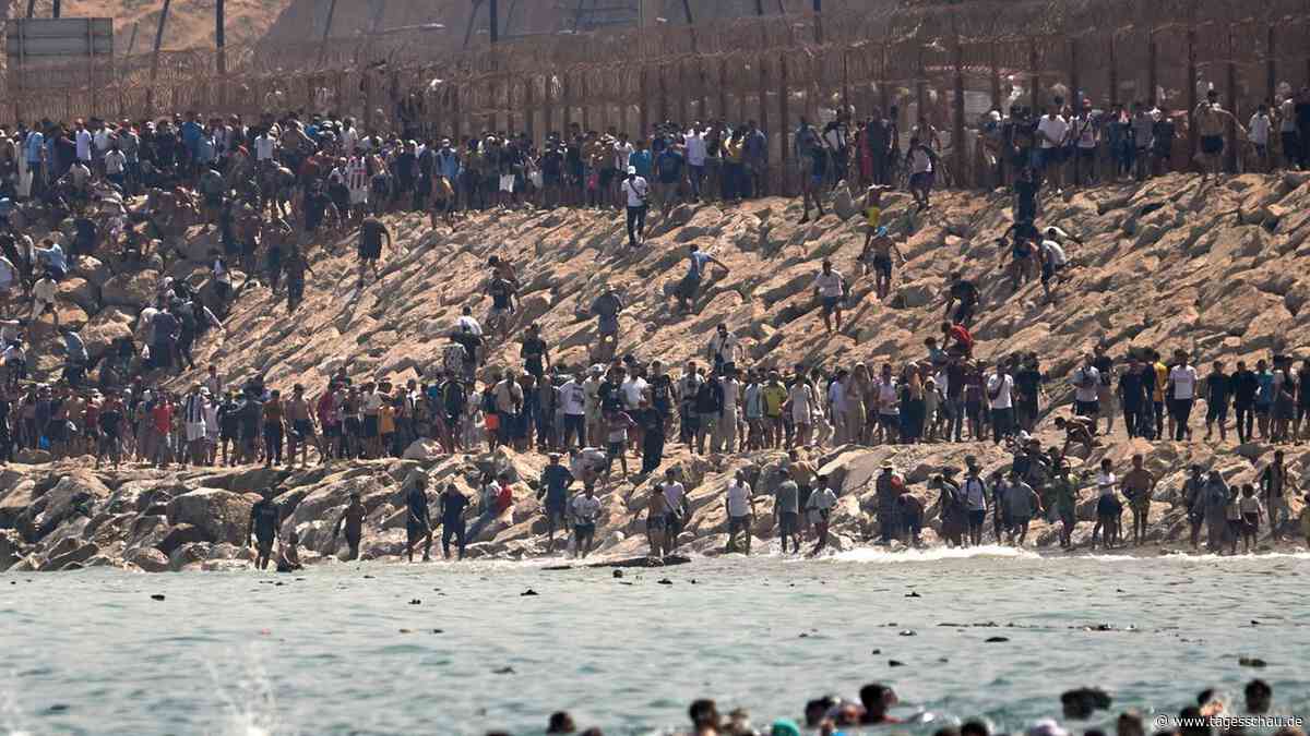 Ankunft zahlreicher Migranten: Spanien entsendet Soldaten in Exklave Ceuta