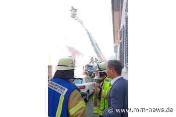 Weinheim – Entschlossener Feuerwehr-Einsatz  verhinderte Großbrand im Wohngebiet