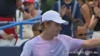 De Minaur beats teenage Hewitt