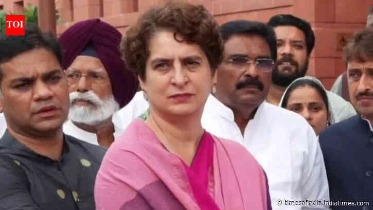215 academicians slam Priyanka for 'gaumutra' remark