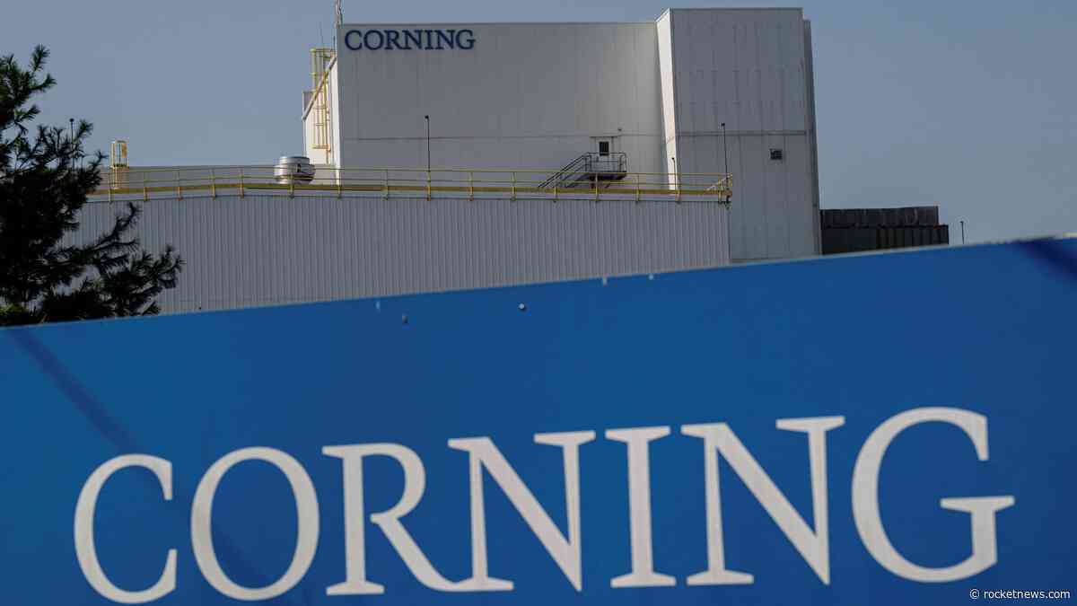 Corning tumbles 12% after earnings, leading rout in optical stocks