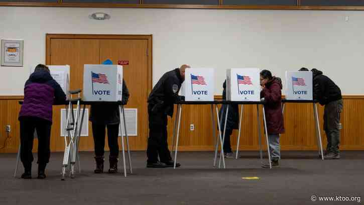 23 Alaska legislators ask state to restore voters wrongfully removed from the rolls