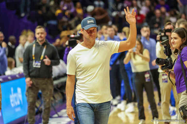 Ole Miss sues 2 ex-players who transferred to LSU, alleging they did not comply with financial deals