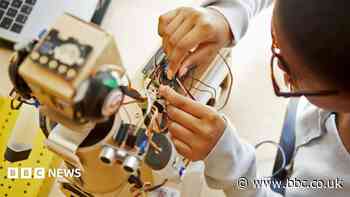 Schools to offer technical subjects to pupils from age 14 in England, Burnham says