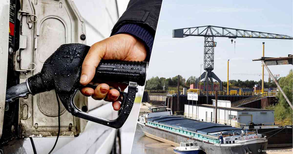 Door de lage waterstand in de rivieren betaal jij straks meer voor een liter benzine