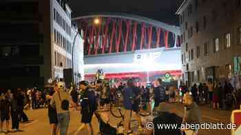 Sternbrücke in Hamburg: Spektakuläres Manöver – jetzt wird abgestapelt