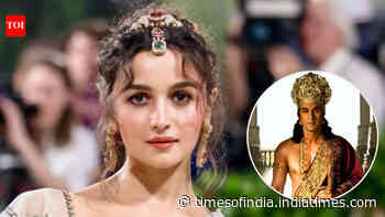 Alia gives sweet shout to hubby Ranbir's 'Ramayana' trailer