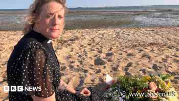 Community holds vigil for three killed at beach