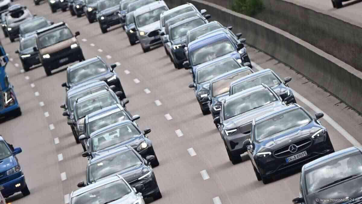 Stau-Chaos in Oberbayern droht: ADAC warnt vor staureichstem Wochenende