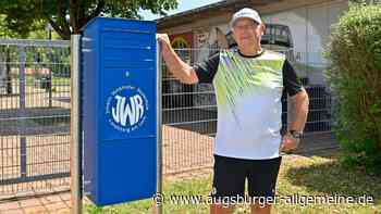 Tennis-Urgestein Ulli Klappert ist auch mit über 70 noch Sportlehrer
