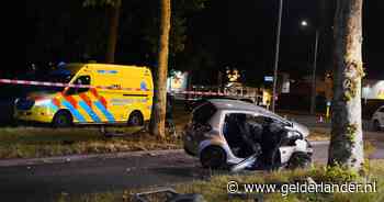 Twee vrouwen raken zwaargewond bij crash, bijrijdster bekneld uit auto gehaald