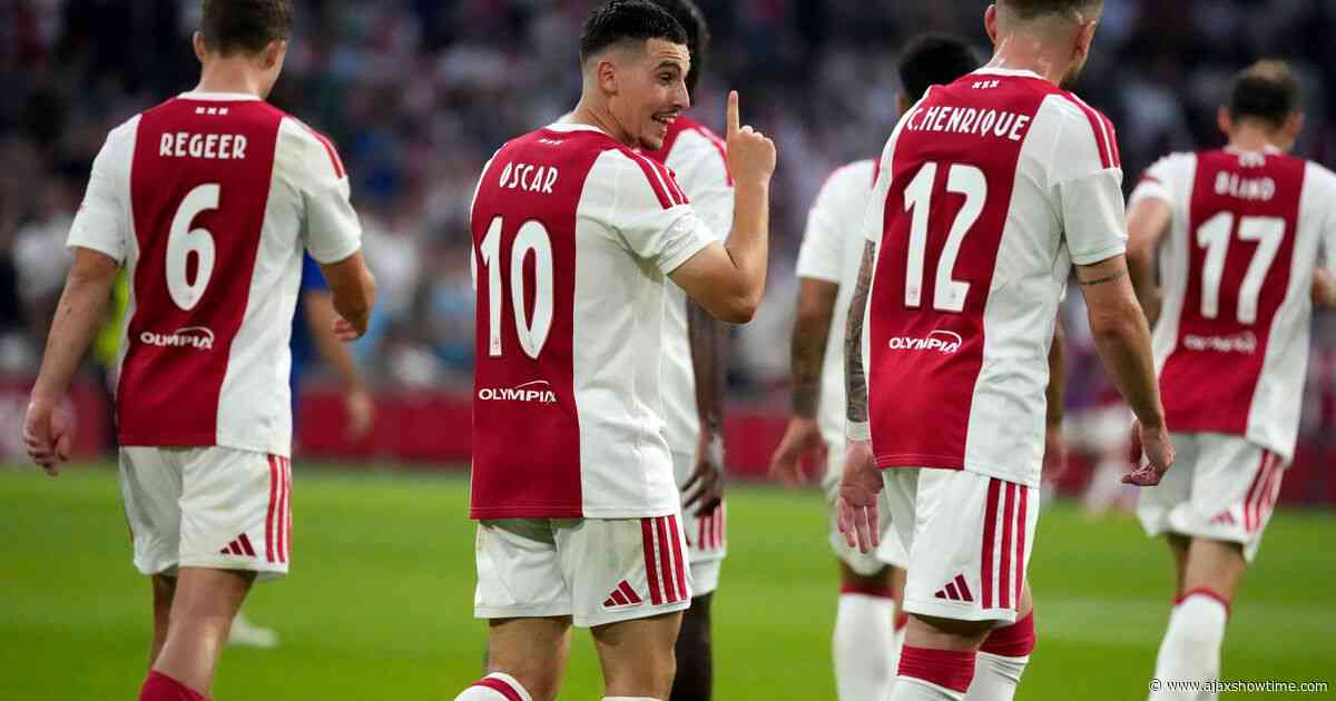 Gloukh voelt zich helemaal op zijn plek bij Ajax: 'Speel meer in het midden en heb meer vrijheid'
