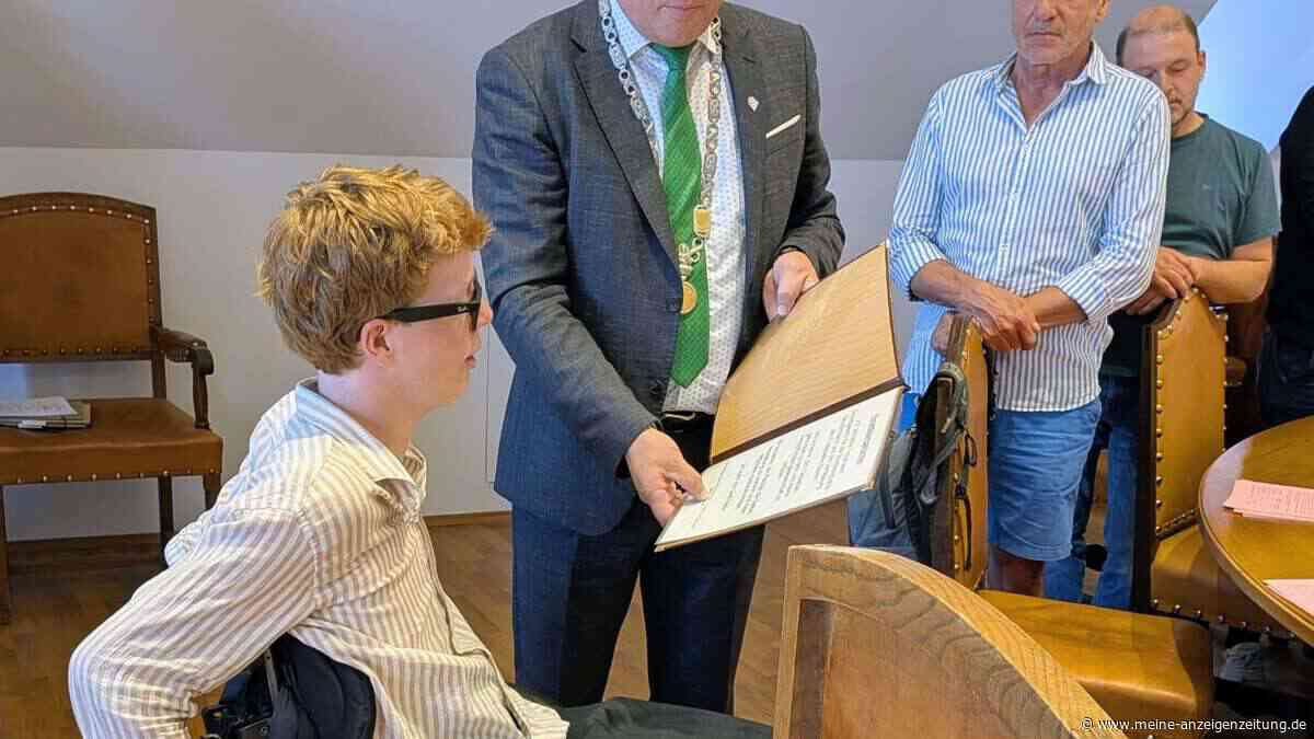 Querschnittsgelähmt nach Unfall: 21-Jähriger rückt in Erdinger Stadtrat nach