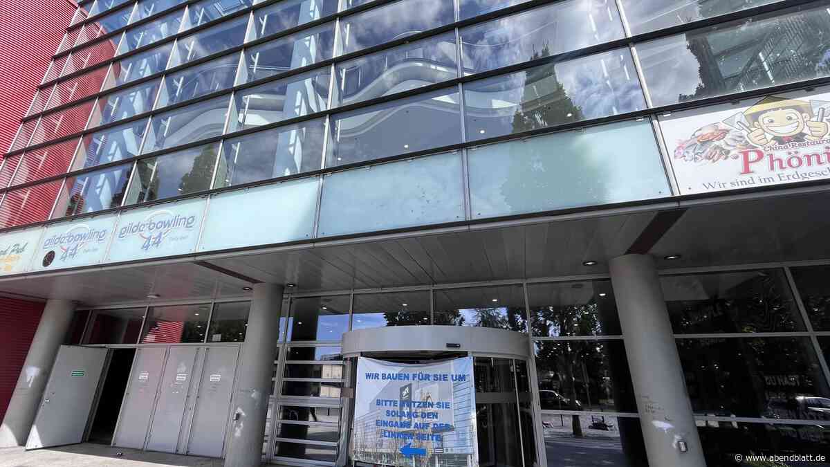 Leer stehendes UCI in Othmarschen: So geht es laut Bezirk jetzt weiter