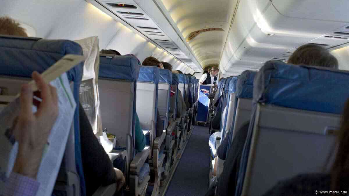 Thrombose-Risiko im Flieger: Warum Schuhe ausziehen im Flugzeug gefährlich sein kann