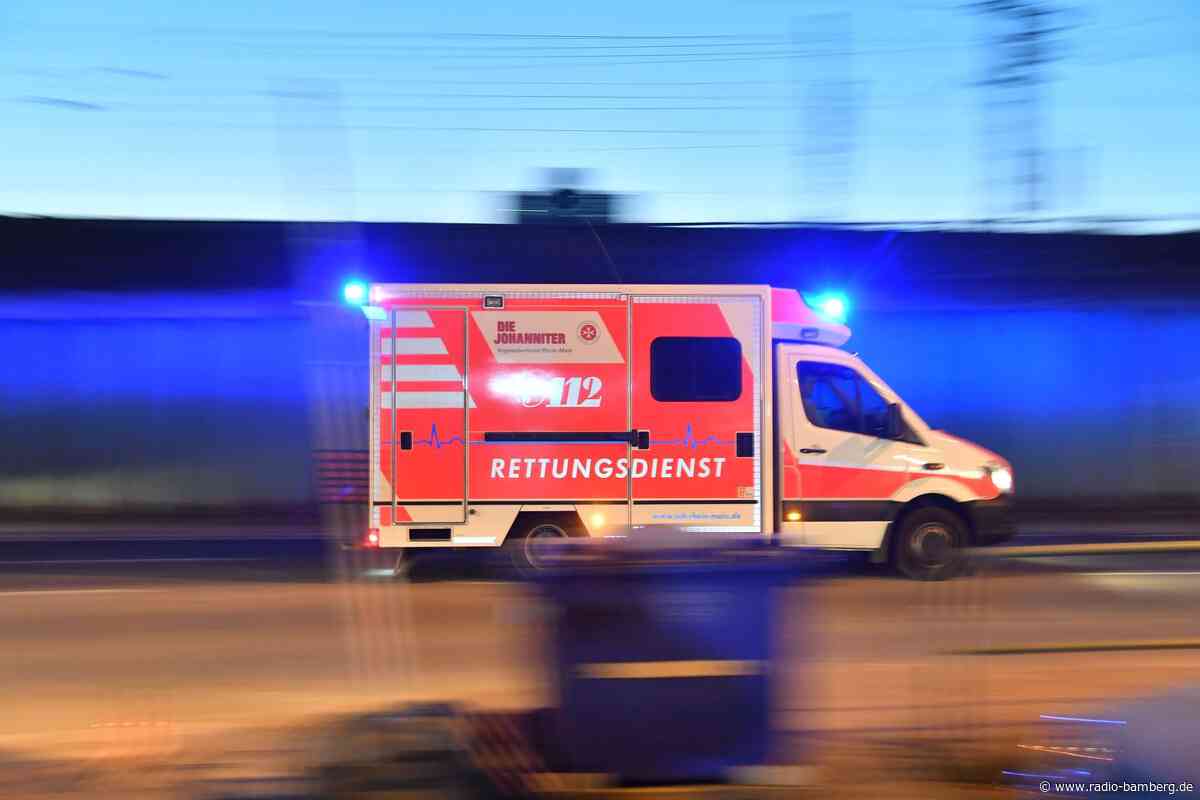 Nach Zusammenstoß mit Auto – Motorradfahrer stirbt in Klinik