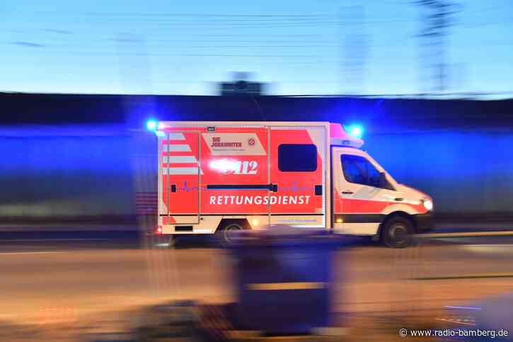 Nach Zusammenstoß mit Auto – Motorradfahrer stirbt in Klinik