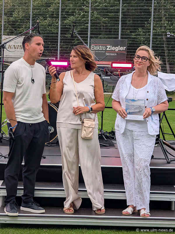 Bremer "Kugelblitz" Ailton trifft nicht nur im Ulmer Donaustadion - Fußball-Legenden beim Turnier von Spitzenkoch Vincenzo Paradiso