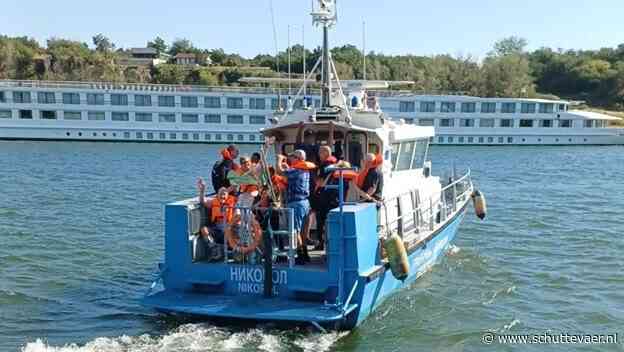 Viking riviercruiseschip al vier dagen vast op zandbank