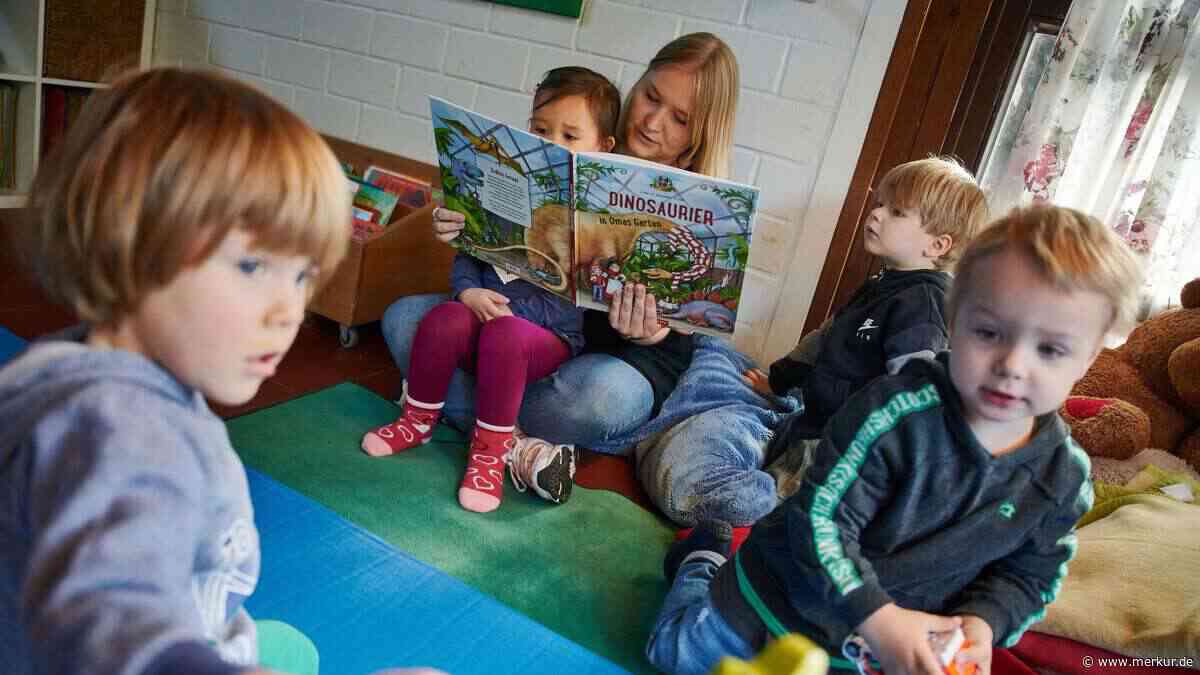 „Das hat uns kalt erwischt“: Eltern protestieren gegen Kürzung der Geschwisterermäßigung in Kitas
