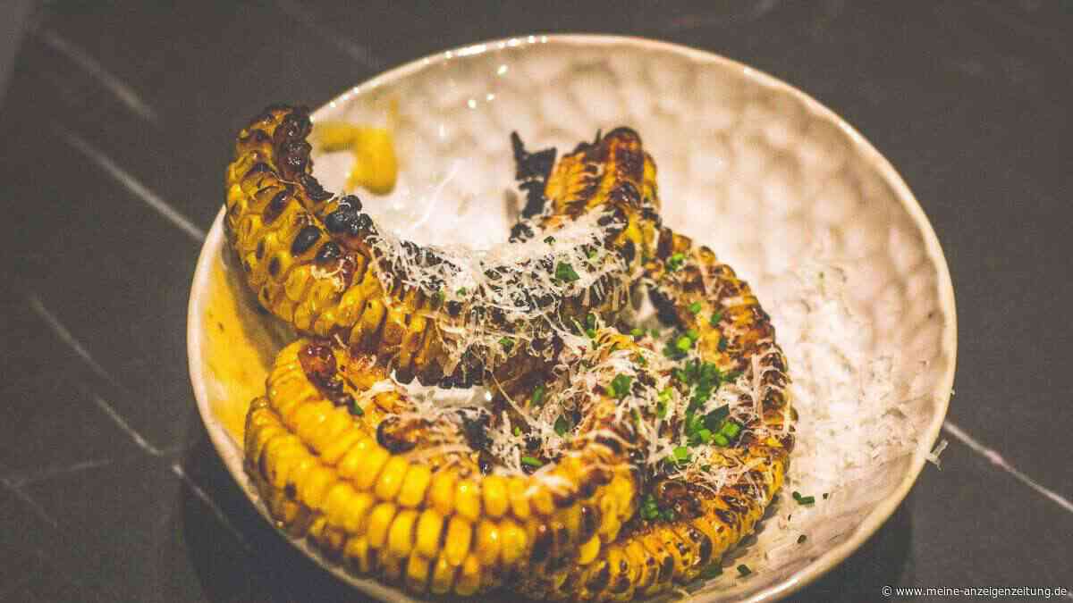 Corn Ribs: Einfaches Rezept für würzige Maisstücke als Grillbeilage