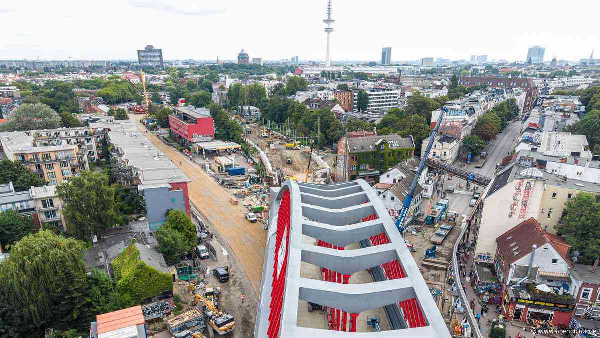 Die neue Sternbrücke sitzt – spektakuläre Drohnenbilder nach dem Einhub