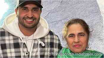 Punjabi singer Jassie Gill mourns mother Ravinder Kaur's death